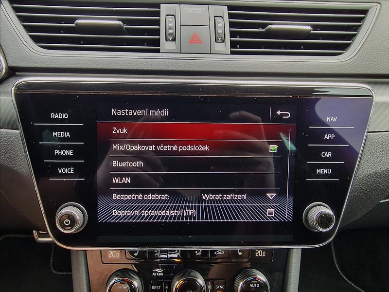 Škoda Superb 2.0TDI 140kW DSG SportLine ,ČR - fotka 34 z 50