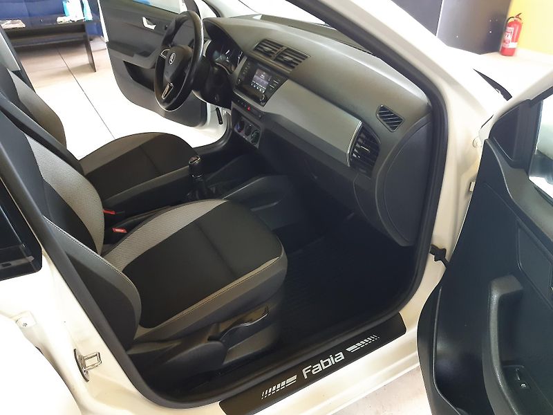 Škoda Fabia III 1.2 TSI KLIMA vyhř.sedáky - fotka 22 z 24