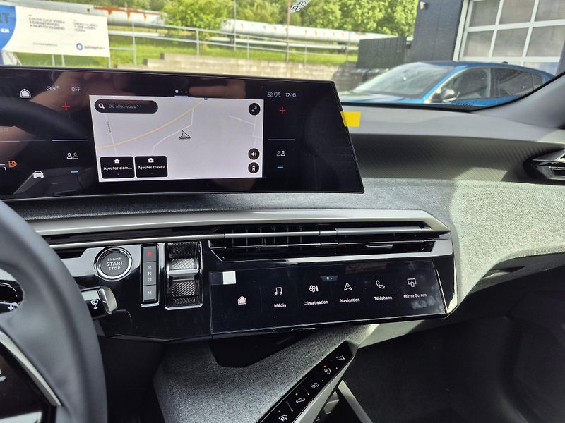Peugeot 5008 (2026) BUSINESS Hybrid 145 e-DCS6 - fotka 22 z 25