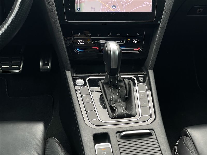Volkswagen Passat 2,0 TDI 4MOT DSG RLine  Varian - fotka 13 z 24
