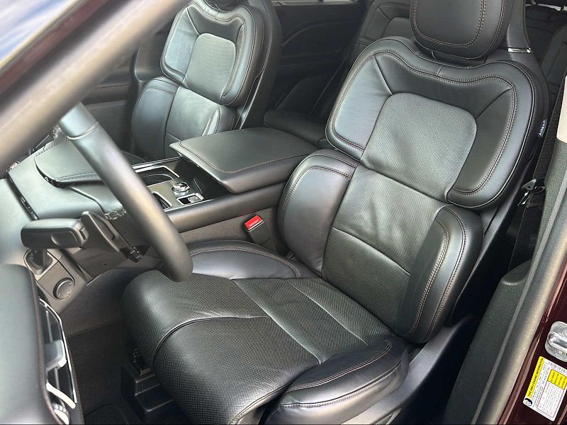 Lincoln Aviator (2024) - fotka 24 z 38