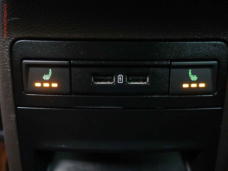 Škoda Octavia (2018) 2.0TDI, ČR, DSG, navi, LED - fotka 29 z 32
