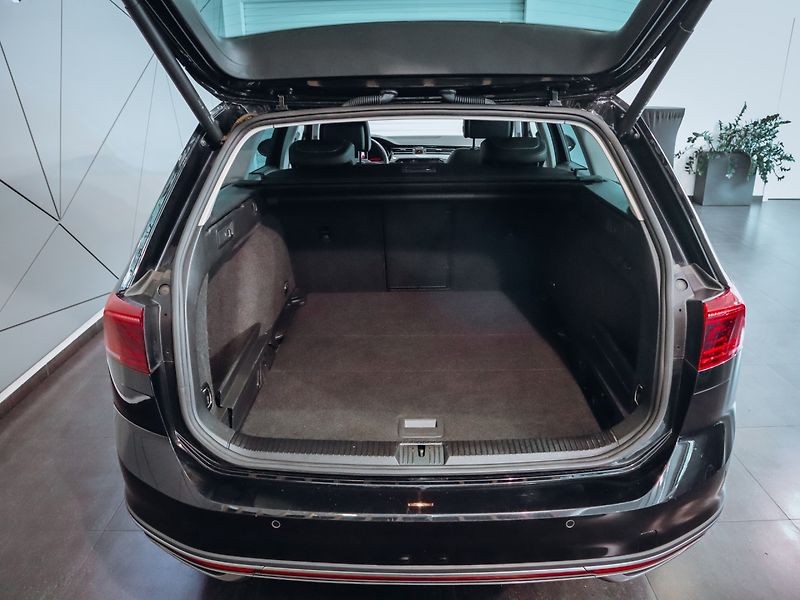 Volkswagen Passat Variant 2.0 TDI Alltrack 4MOTION DSG - fotka 8 z 28