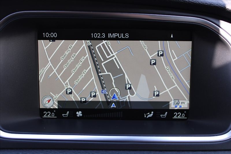 Volvo V40 2,0 D3  R-DESIGN,AUTOMAT - fotka 18 z 36