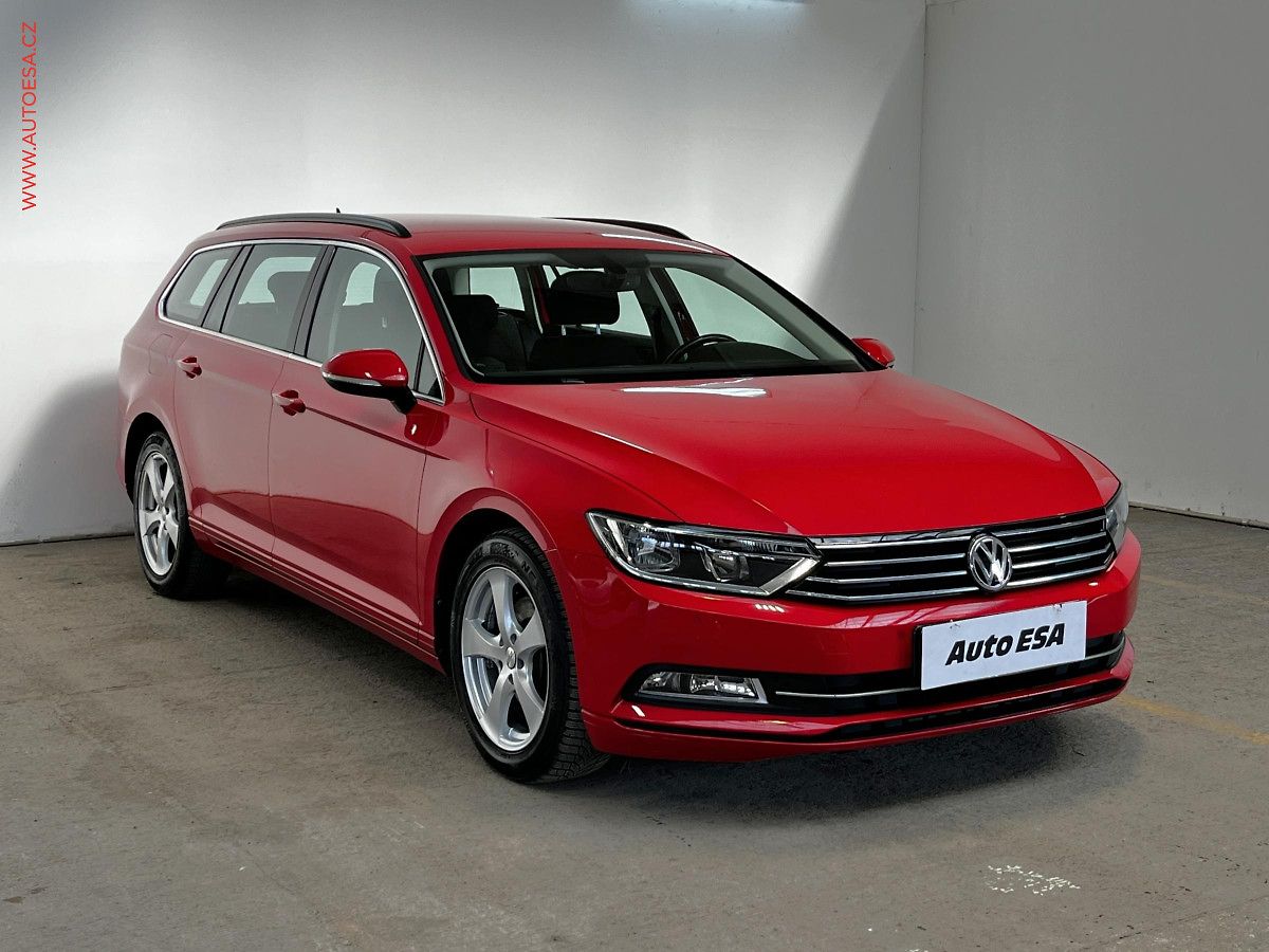 Volkswagen Passat 1.6 TDi, Navi, AC