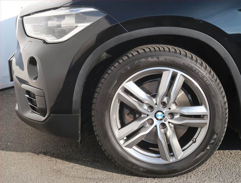 BMW X1 (2015) xDrive20i, 4X4, Automat - fotka 15 z 21