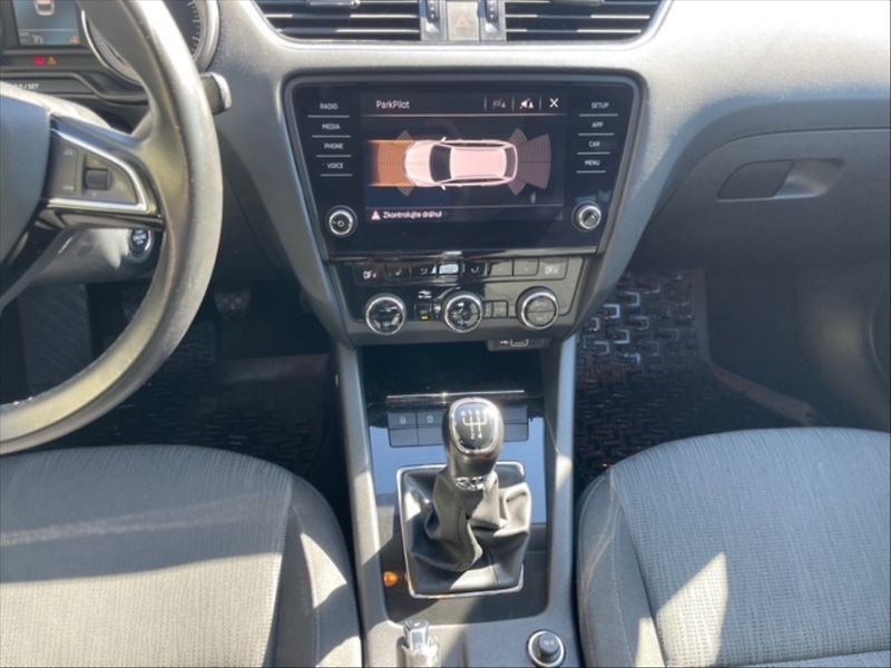 Škoda Octavia 1,6 TDI 85 Style - fotka 10 z 11