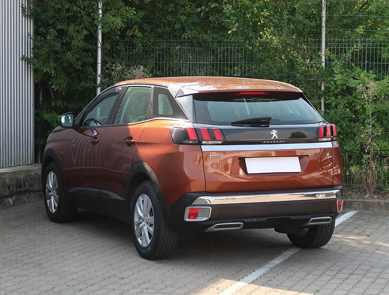 Peugeot 3008 (2018) 1.6 BlueHDi, Serv.kniha - fotka 4 z 18