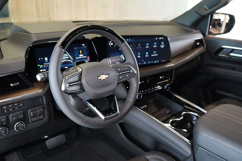 Chevrolet Suburban (2026) 6,2 V8 High Country - fotka 16 z 50