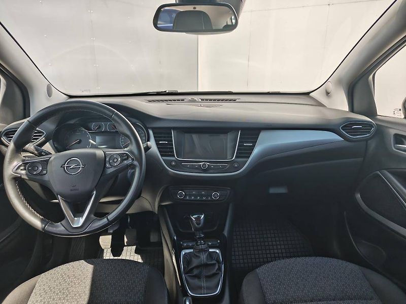 Opel Crossland X Edition MT6 1,2 TURBO - fotka 10 z 22