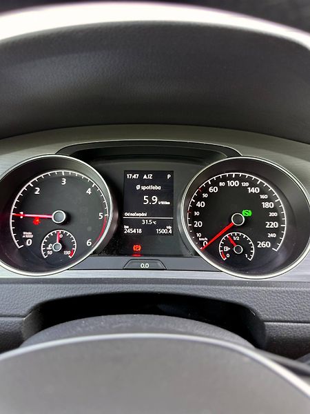Volkswagen Golf (2015)  VII KOMBI 1.6 TDI DSG WEBASTO - fotka 20 z 28