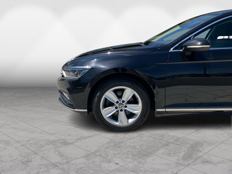 Volkswagen Passat 2,0TDi 110kW Business Premium - fotka 10 z 30