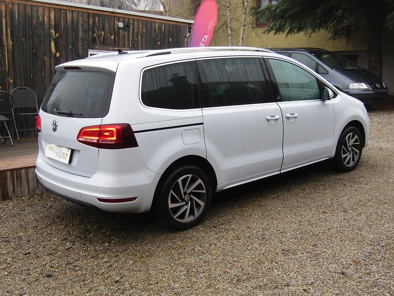 Volkswagen Sharan (2017) 2. 0 TDI 135kW DSG  ACC - fotka 10 z 40