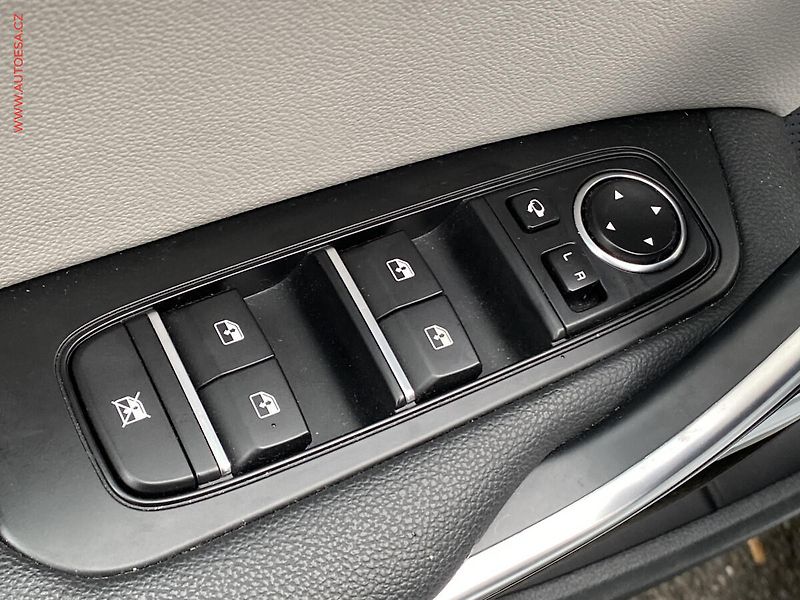 Kia Ceed (2018) 1.4 T-GDi, ČR, Exclusive, AT - fotka 11 z 21