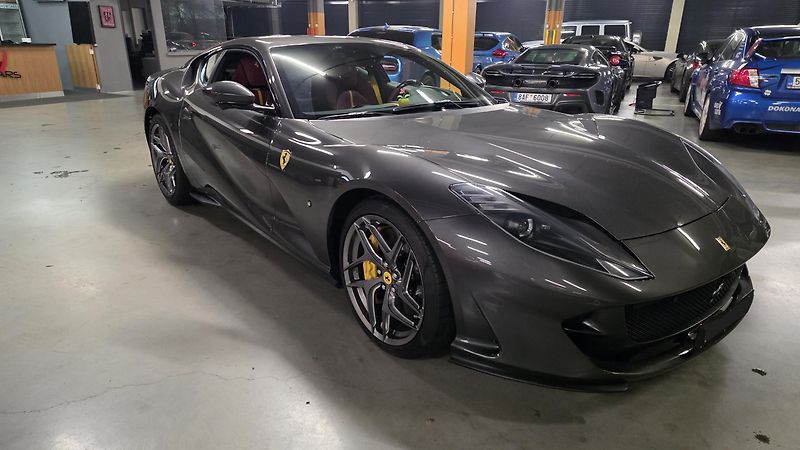 Ferrari 812 (2020) 2roky ZÁRUKA plný SERVIS - fotografie inzerátu