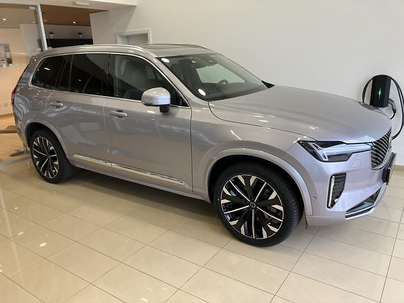 Volvo XC90 B5 AWD Ultra Bright AT8, ČR - fotka 2 z 49