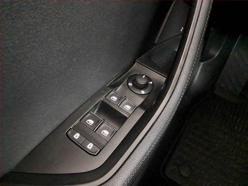 Škoda Superb (2021) Laurin&Klement 2.0 TDI - fotka 23 z 25