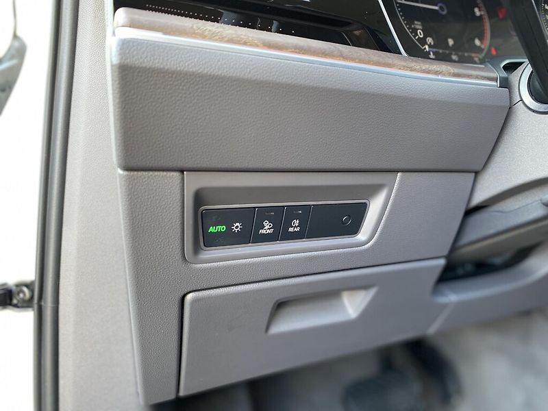 Volkswagen Touareg 3,0 TDI 210 kW Atmosphere 4MOT - fotka 13 z 29