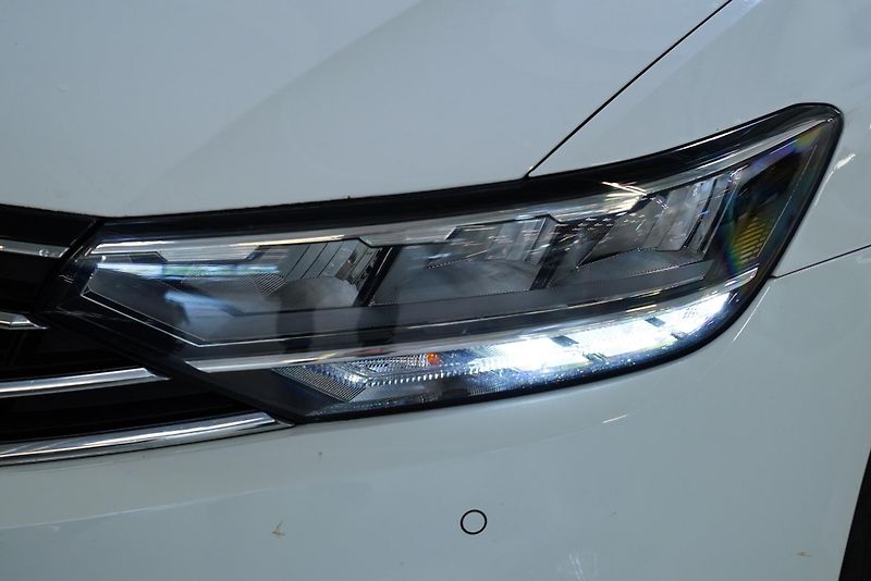 Volkswagen Passat - fotka 9 z 25