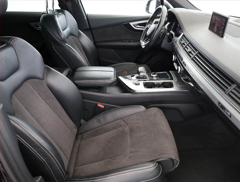Audi Q7 (2019) S-Line 50 TDI - fotka 7 z 21
