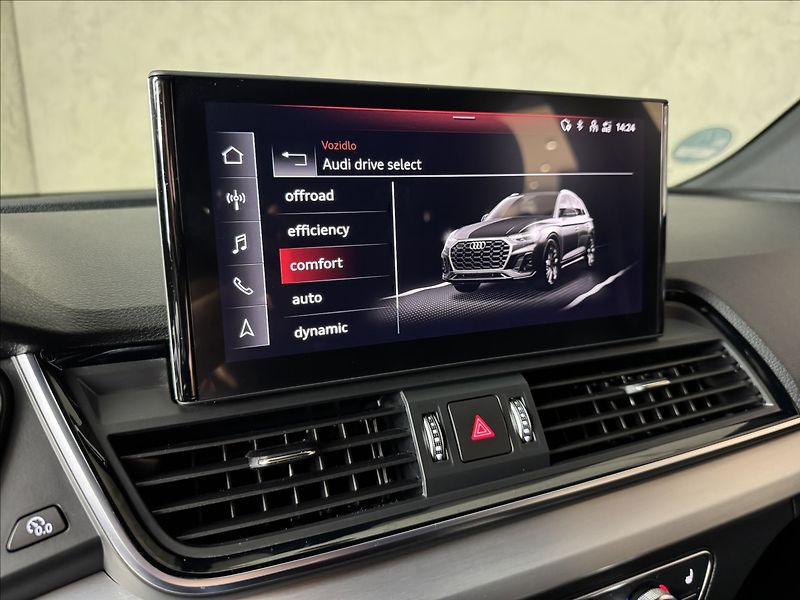 Audi Q5 2,0 TDi  Quattro S-Line Assist - fotka 33 z 50