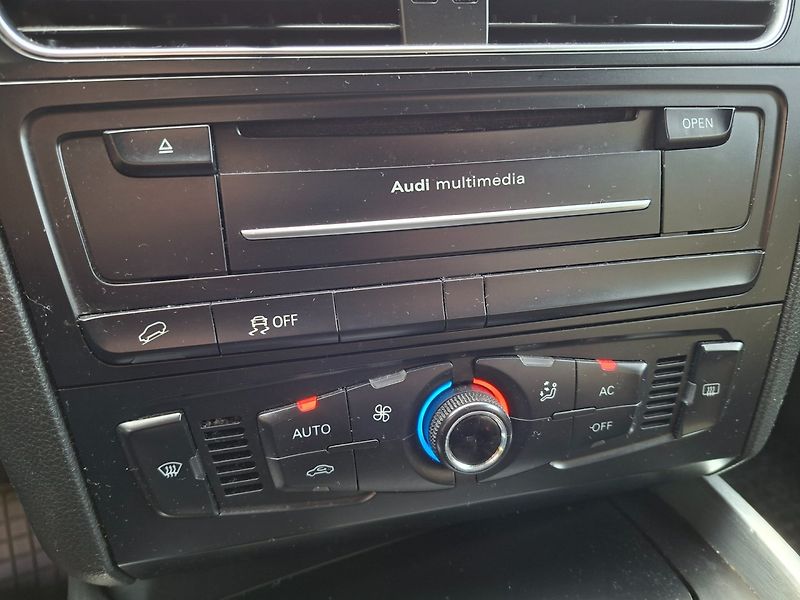 Audi Q5 (2012) 2.0TDI 105kW QUATTRO S-LINE - fotka 12 z 35