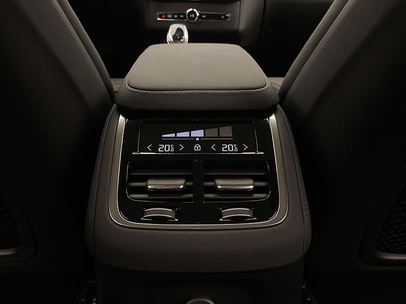 Volvo XC90 (2025) T8 AWD Plug-in BRIGHT PLUS 7m - fotka 76 z 76