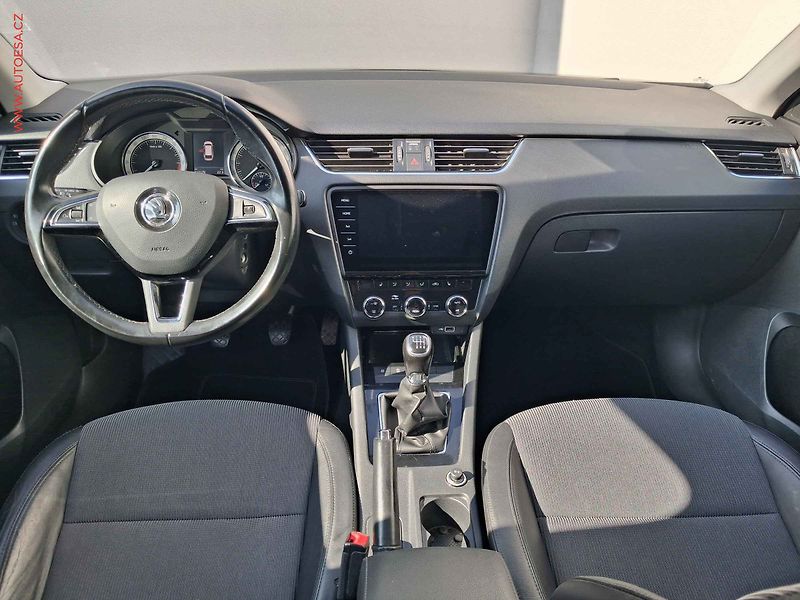 Škoda Octavia (2018) 2.0 TDi, Style. LED, +sada - fotka 8 z 19