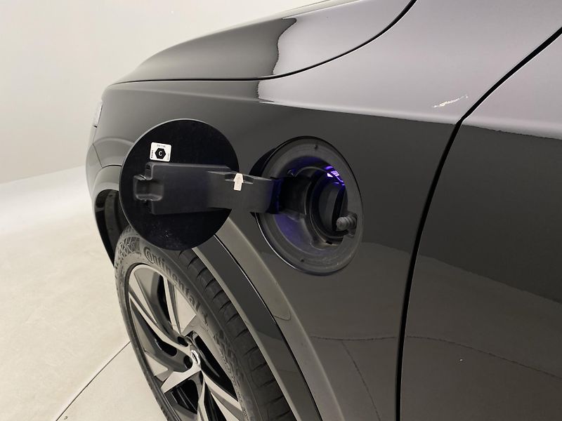 Volvo XC90 T8 AWD RECHARGE R-DESIGN 7míst - fotka 41 z 54