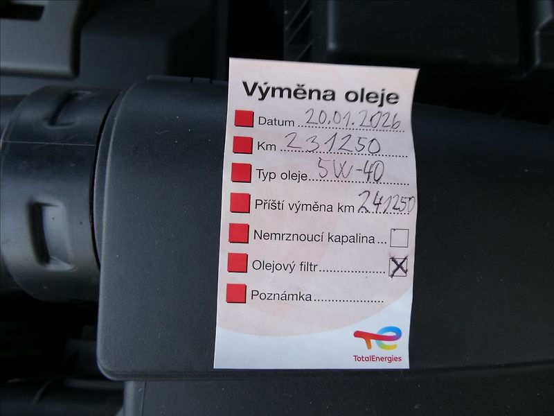 Seat Alhambra 2,0 TDi 103kW 7.míst, serviska - fotka 31 z 39