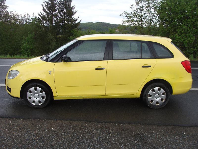 Škoda Fabia (2009) 1.2 HTp, 51 kW, klima - fotka 2 z 19