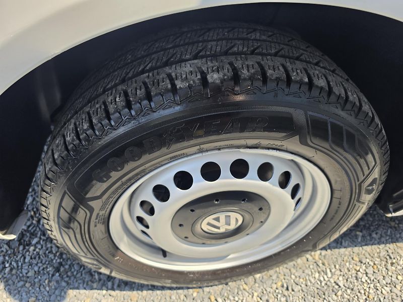 Volkswagen Multivan 2.0 TDI 103kw 7 Míst  TZ  - fotka 29 z 37