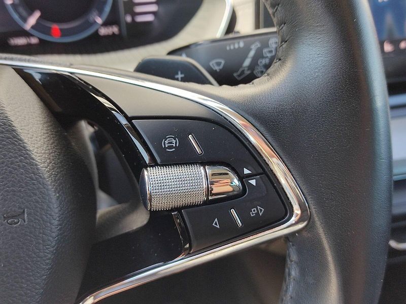 Škoda Octavia (2023) Combi Ambition Plus 2,0 Tdi 11 - fotka 30 z 36