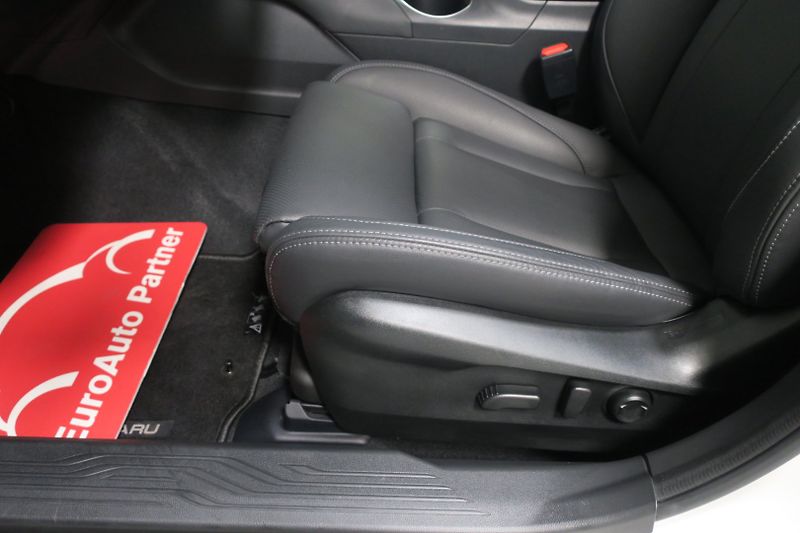 Subaru Outback (2025) 2.5i AWD Touring Tov. ZÁRUKA - fotka 12 z 50