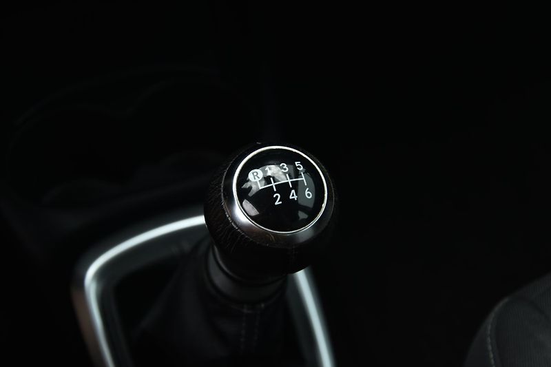 Toyota Yaris 1.5 VVT-i 82kW SERVIS.KNIHA ČR - fotka 23 z 23