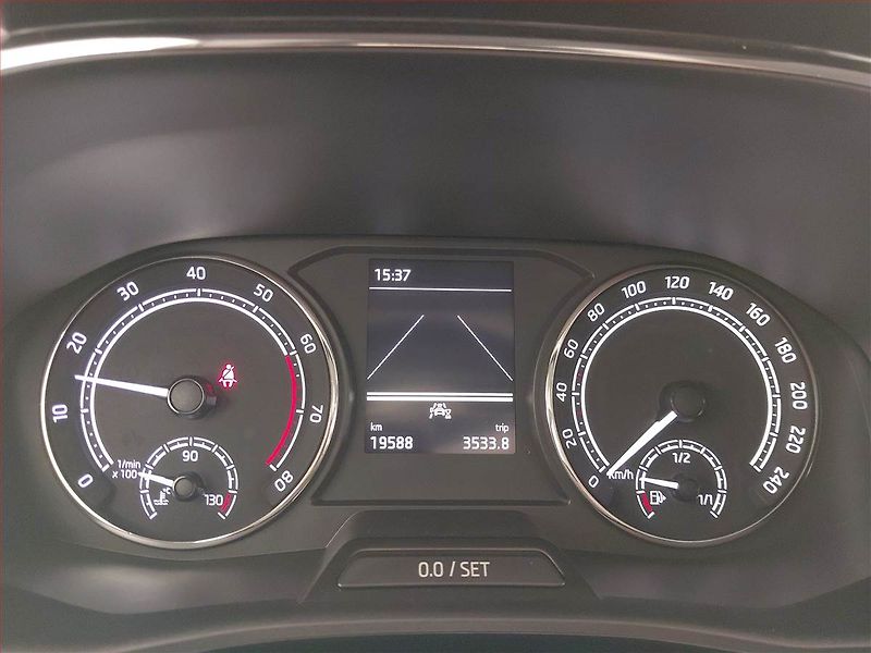 Škoda Fabia (2022) Style 1.0 TSI, ČR,1.maj - fotka 11 z 19