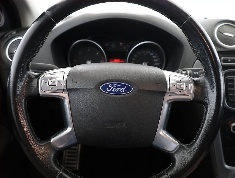 Ford Mondeo (2011) 2.0 TDCi, Serv.kniha, nová STK - fotka 8 z 14