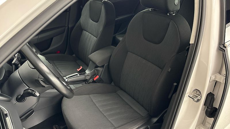 Škoda Octavia 2.0 TDI DSG 4x4 Style Combi - fotka 15 z 25