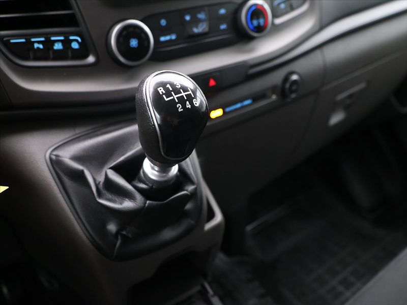 Ford Transit Custom 2,0 EcoBlue 95kW DPH CZ - fotka 19 z 28