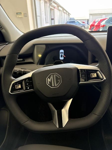 MG MGS5 EV (2025) exclusive - fotka 10 z 15