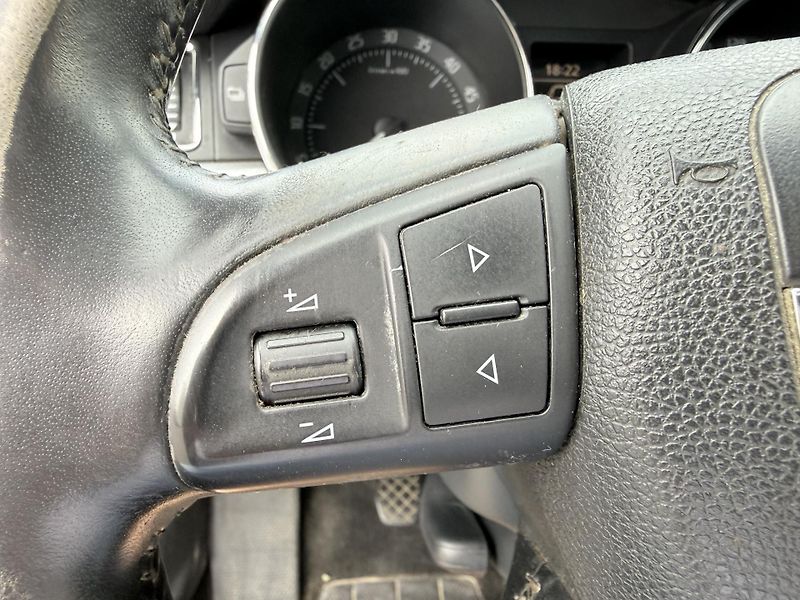Škoda Superb 2.0 TDi 103kw  - fotka 16 z 29