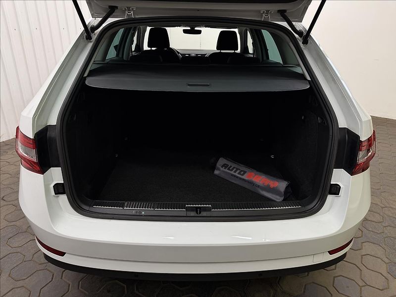 Škoda Superb 2.0TDI 110kW Manuál 1 Majitel - fotka 32 z 41