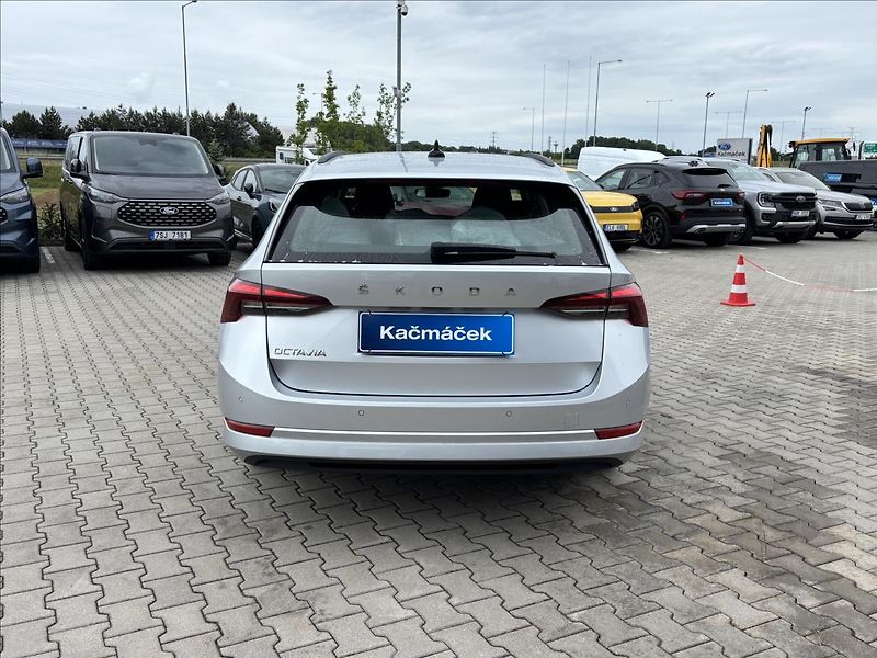 Škoda Octavia 2,0 TDI 85kW Ambition MAN - fotka 5 z 31