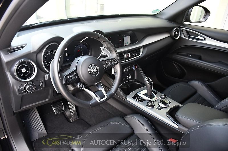 Alfa Romeo Stelvio 2.0T 16V 206kW VELOCE AT8 Q4 - fotka 17 z 44