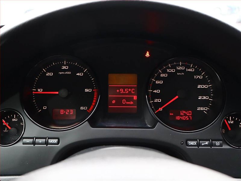 Seat Exeo (2010) 2.0 TDI, Serv.kniha, nová STK - fotka 9 z 13