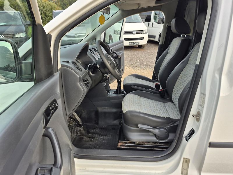 Volkswagen Caddy (2013) 1.6Tdi Tažné - fotka 14 z 19