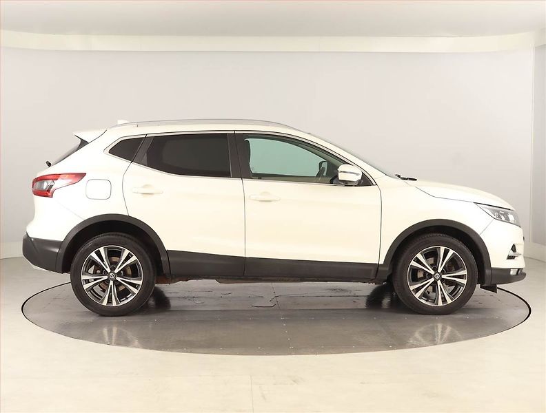 Nissan Qashqai (2018) 1.6 dCi, Automat, Serv.kniha - fotka 6 z 22