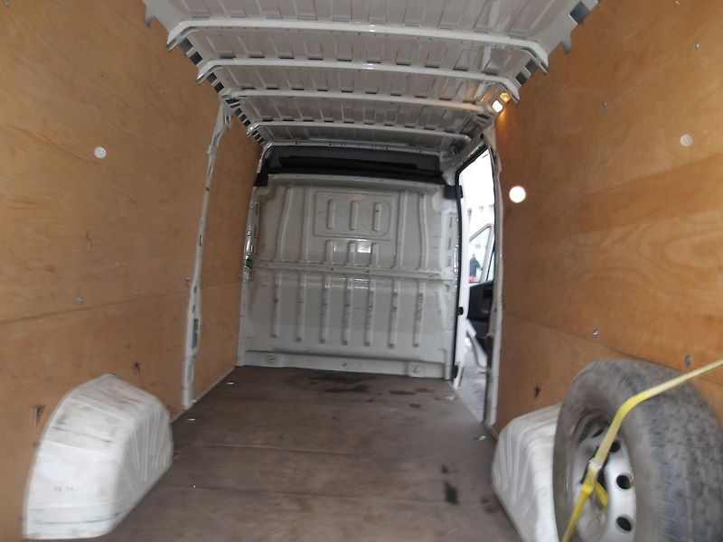 Fiat Ducato 2,2HDi 121kW ! PO ROZVODECH !! - fotka 21 z 35