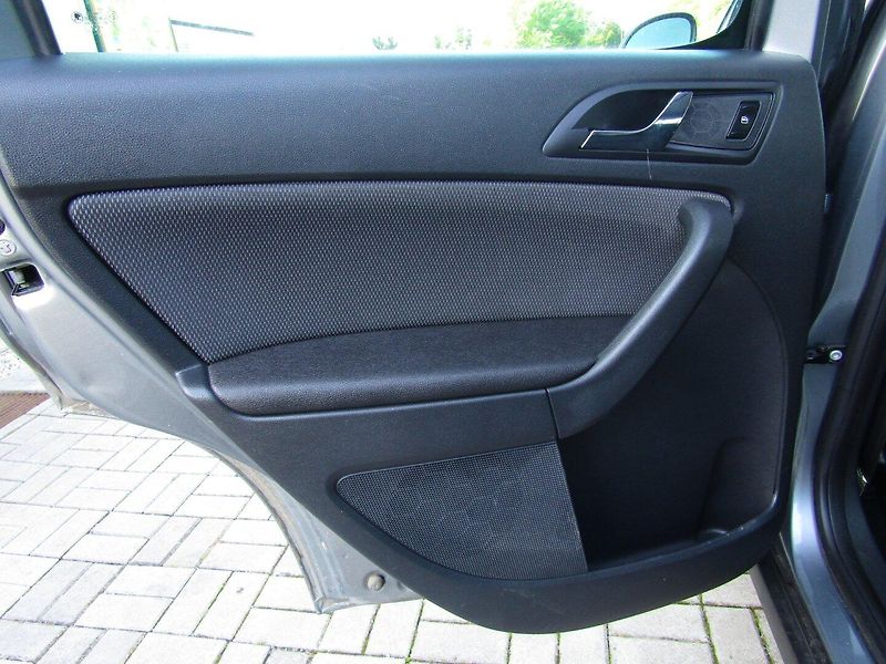 Škoda Yeti (2011) 1.6 TDI  77kW NOVÁ SPOJKA - fotka 20 z 37