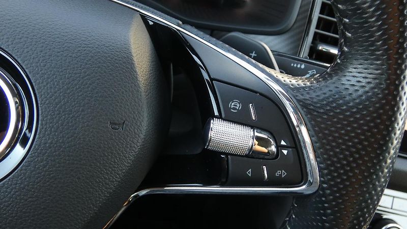 Škoda Kodiaq 2,0 TDI DSG 4x4 Sportline - fotka 13 z 27